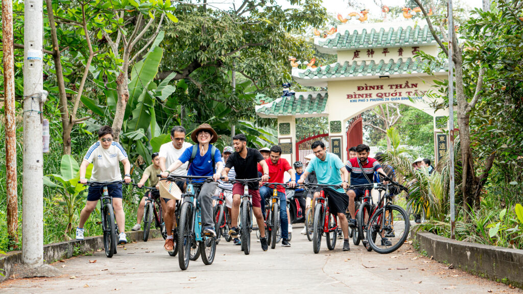 city cycling tour in ho chi minh