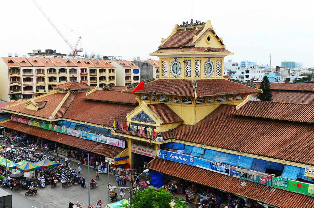 binh tay market now and then