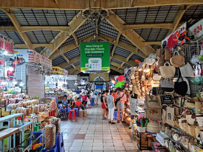 inside ben thanh market guide