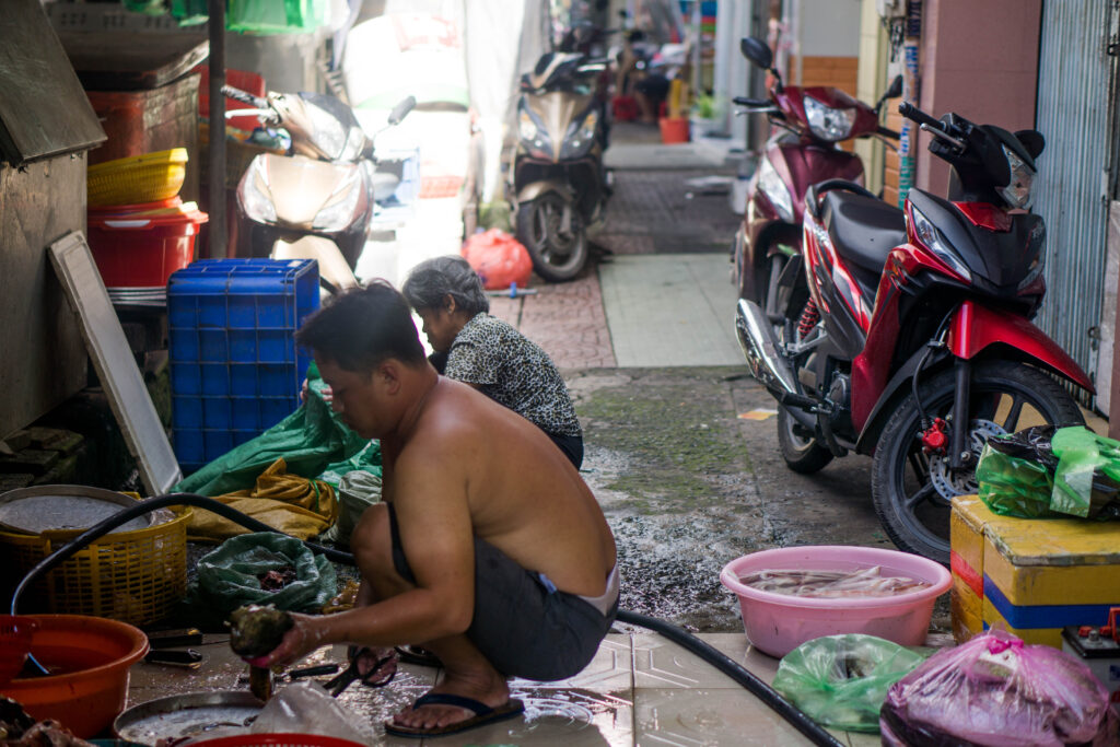 Alleyway hem saigon things to do