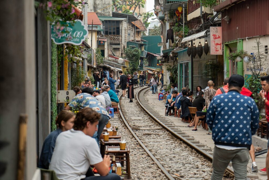 train street hanoi old quarter