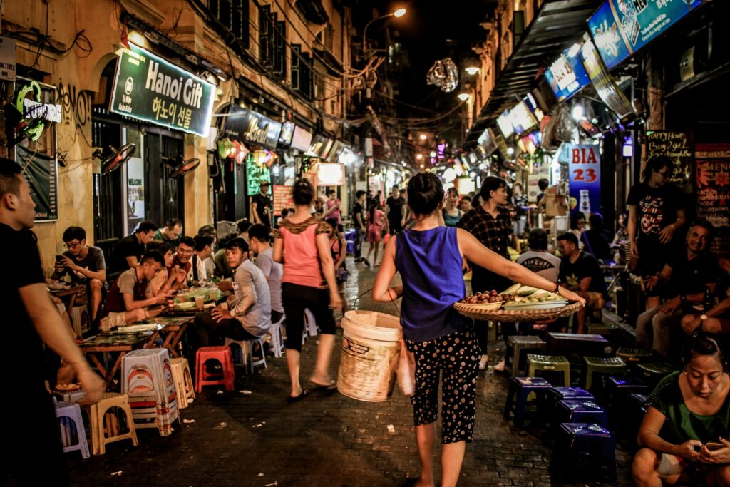 street night hanoi old quarter 