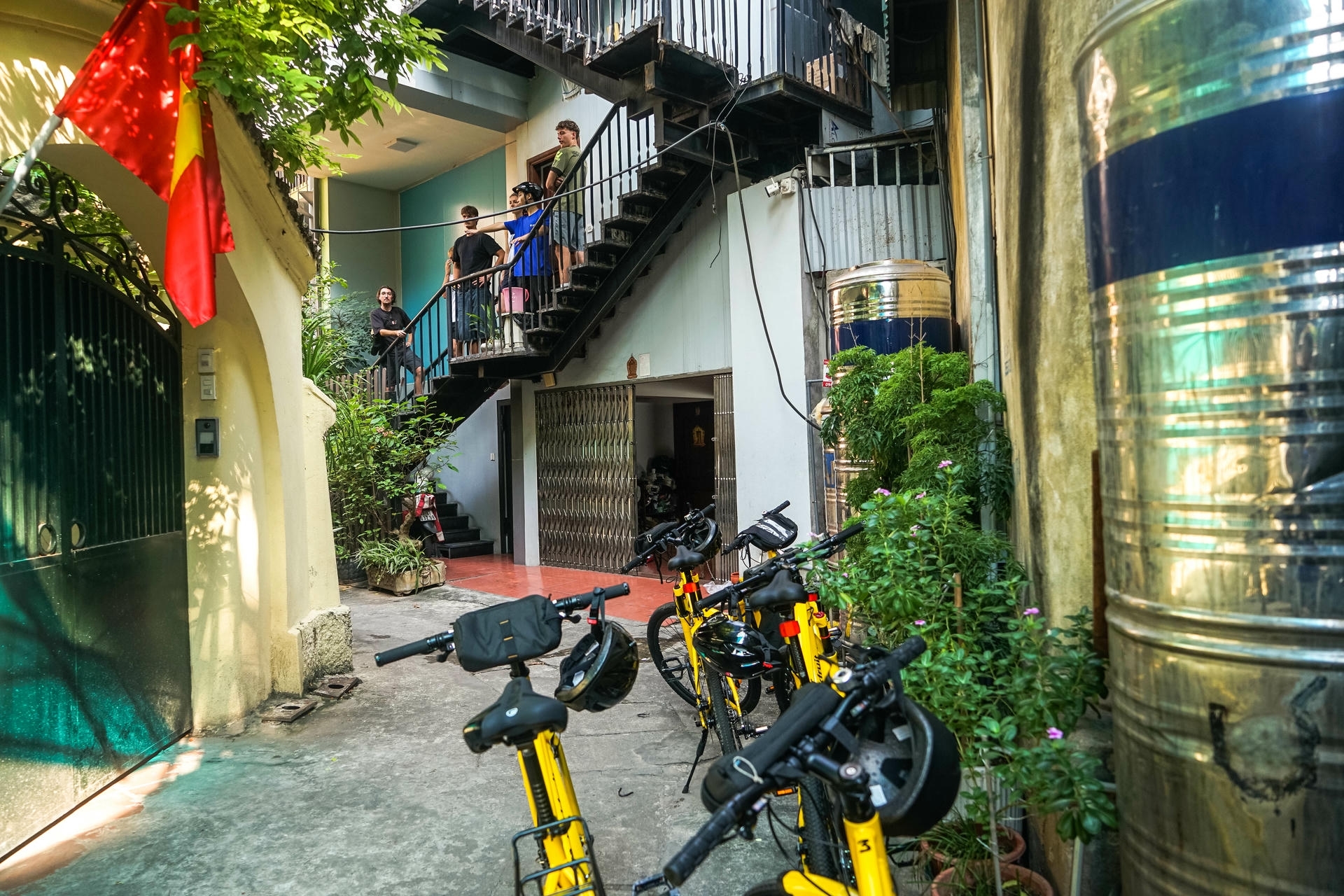 cycling in hanoi