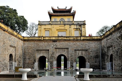visit imperial citadel of thang long