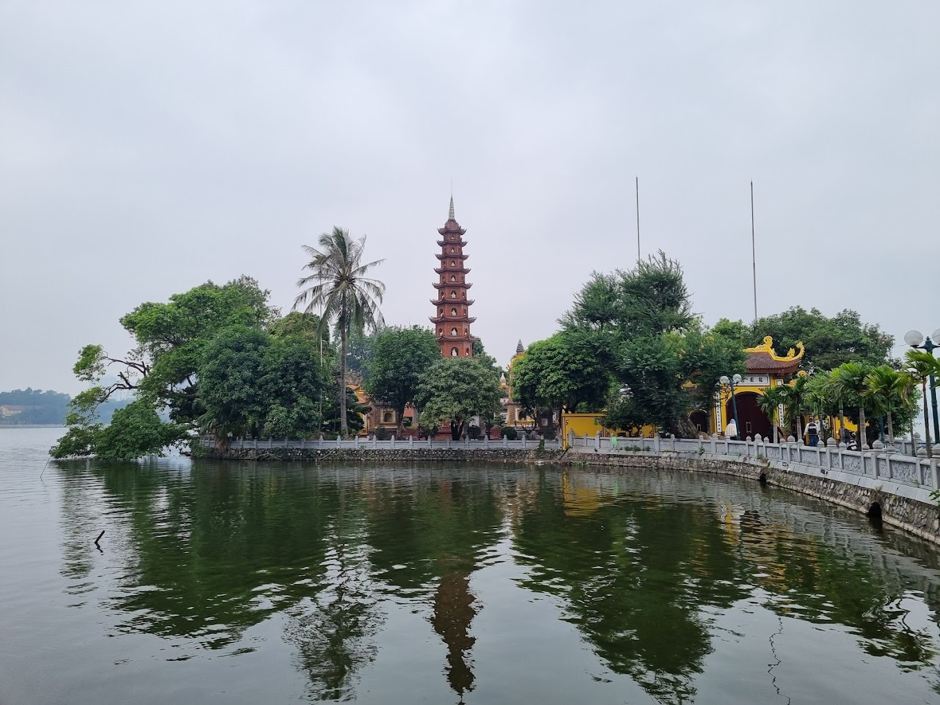 what to do in hanoi west lake ho tay 