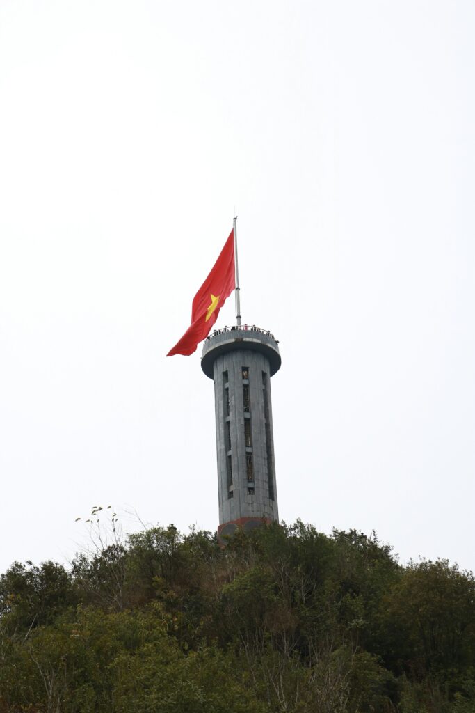 lung cu flag tower