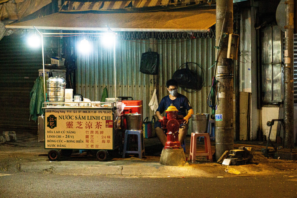 phung hung market cholon street food things to do