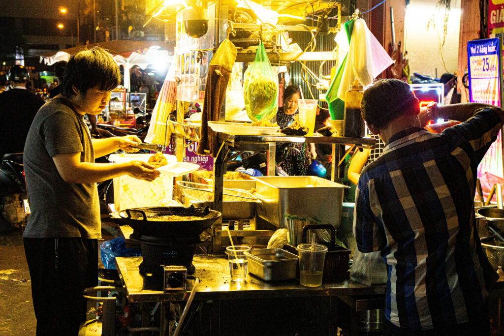 discover cholon chinatown street food phung hung market