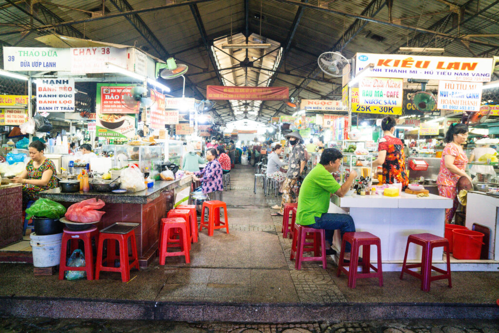 The things you must visit when you travel to Ho Chi Minh City at night