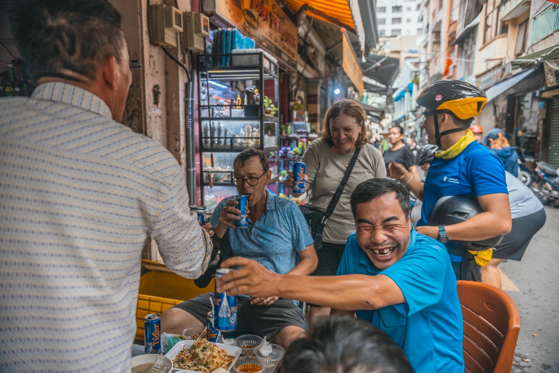 things to do in ho chi minh city at night