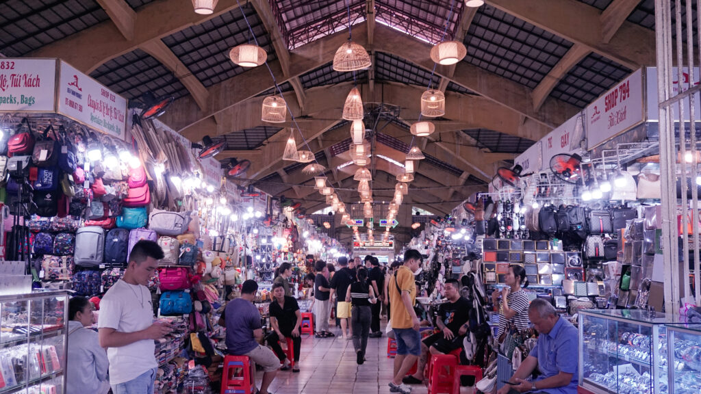 Shopping at Ben Thanh Market 