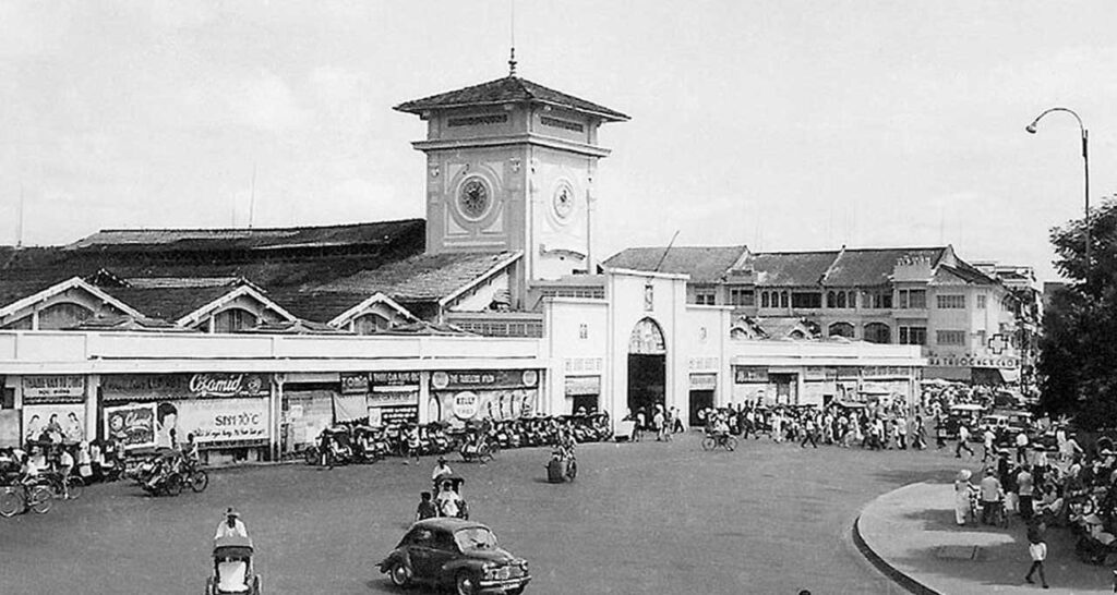 Shopping at Ben Thanh Market