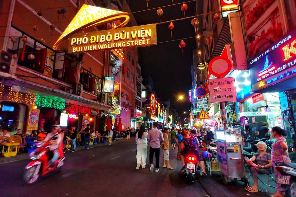 Where to Walk Around Saigon at Night