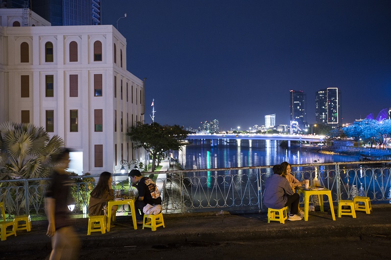 Where to Walk Around Saigon at Night