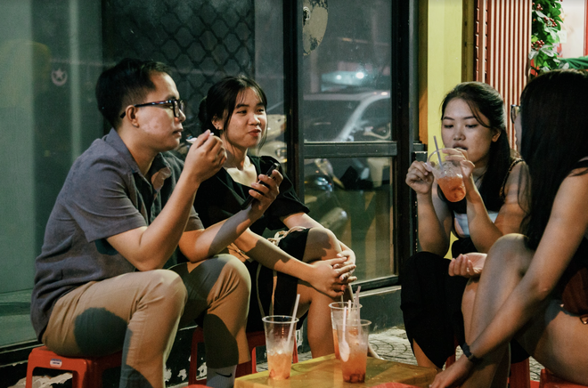 Where to Walk Around Saigon at Night