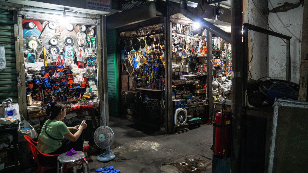 Dan sinh market - local market ho chi minh vietnam