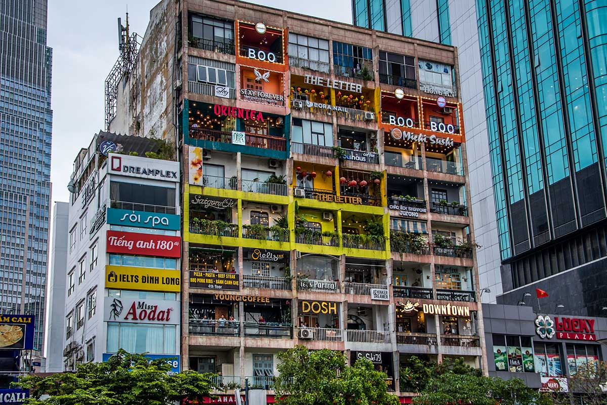 coffee-apartment-building-in-ho-chi-minh-city