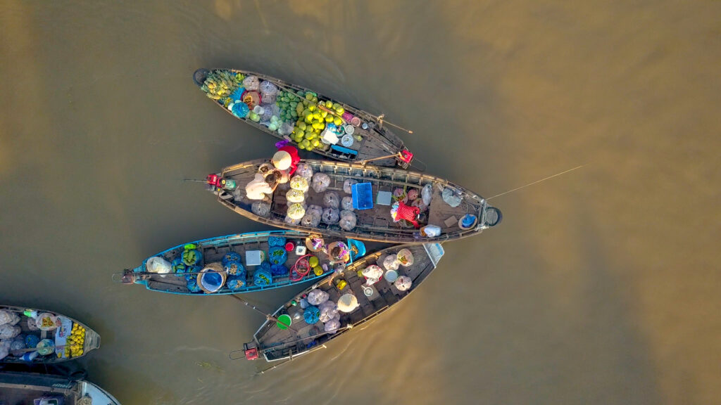 Floating markets in Vietnam 