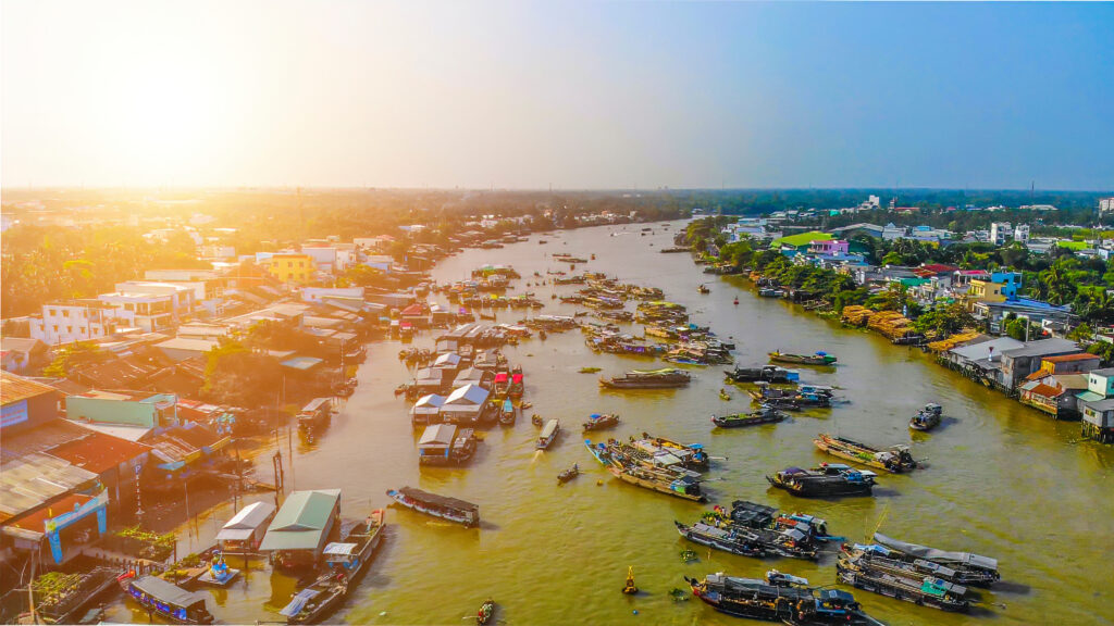 Floating markets in Vietnam 