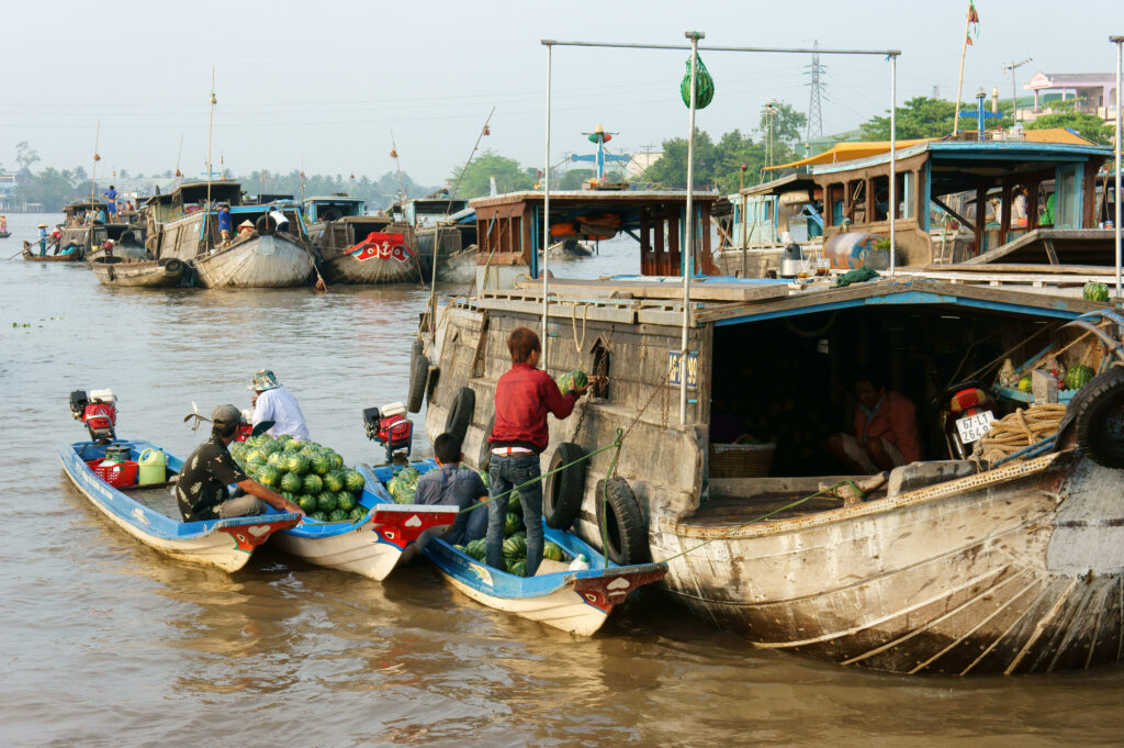 Floating markets in Vietnam 