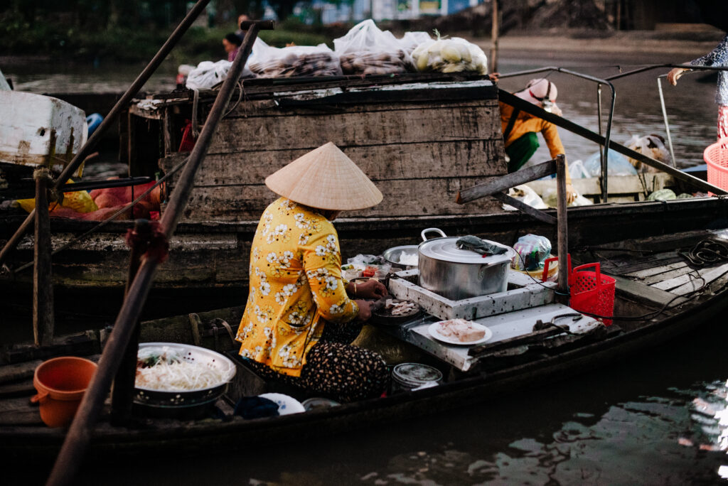 Floating markets in Vietnam 