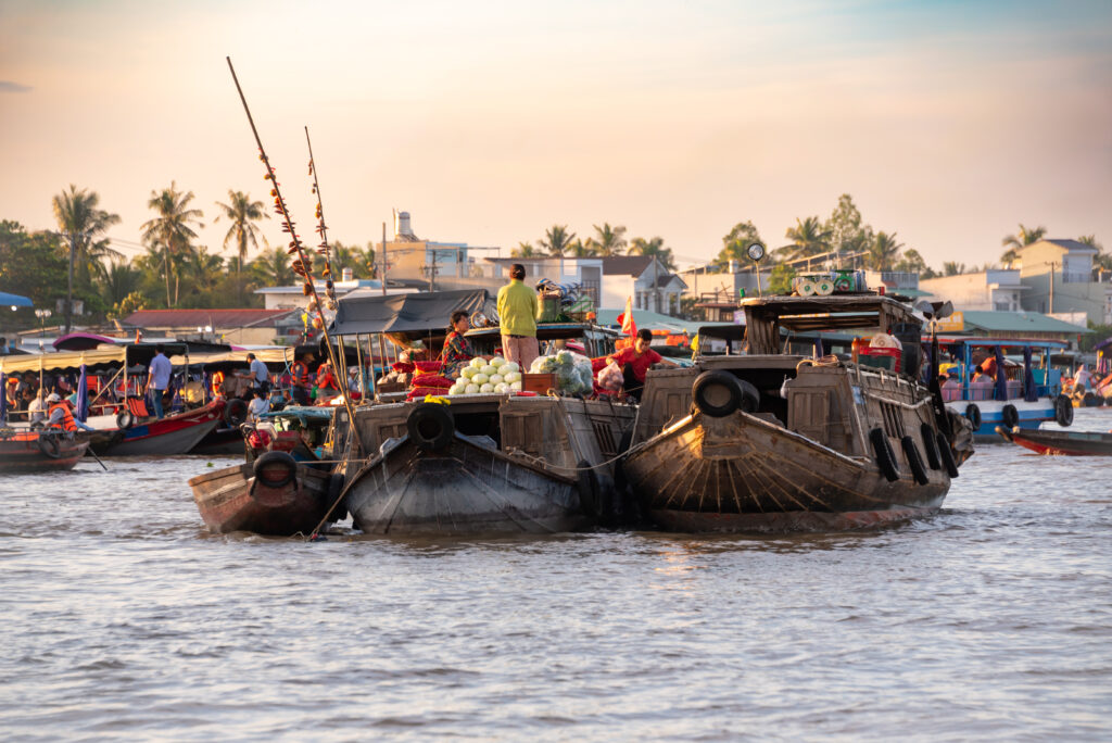 Floating markets in Vietnam 