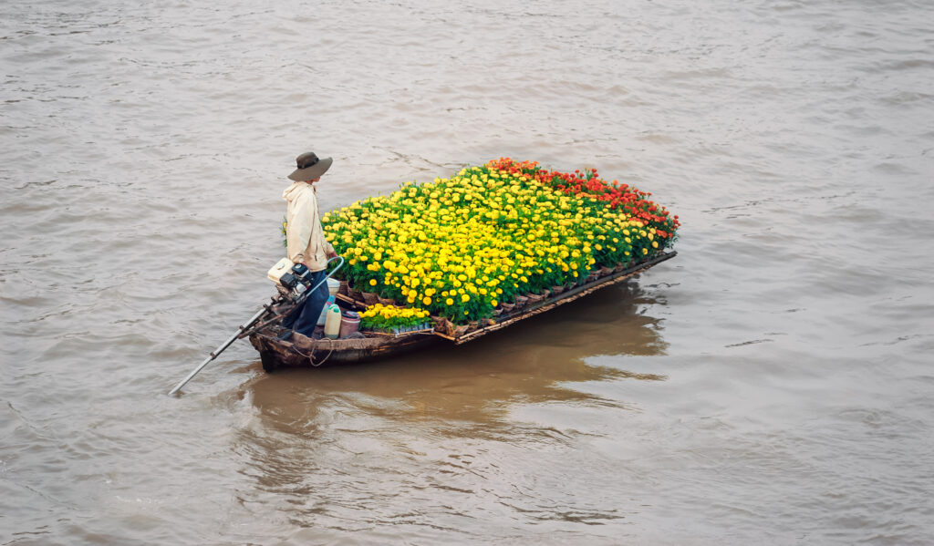 Floating markets in Vietnam 