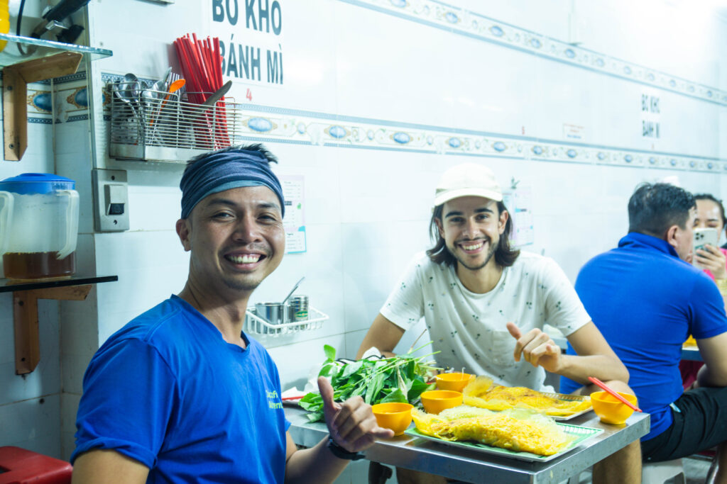 vietnamese foodie night ride