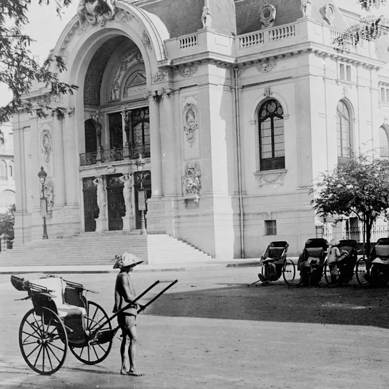 Saigon-Opera-House-1945