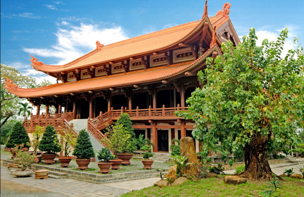 oldest temples in ho chi minh city