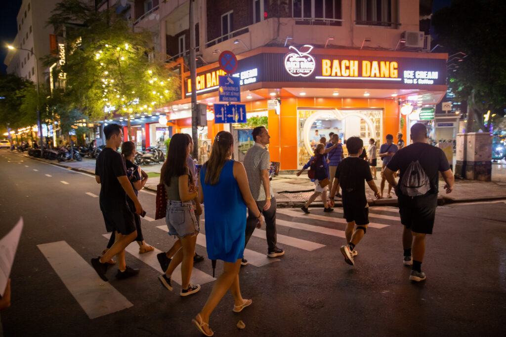 cross the road in vietnam