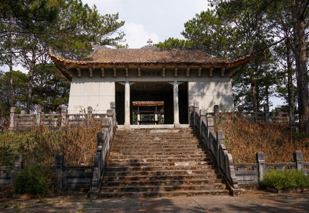 Nguyen Huu Hao Tomb