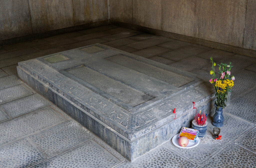 Nguyen Huu Hao Tomb