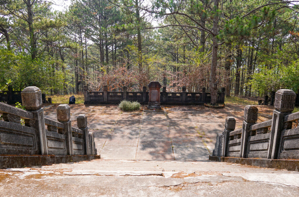 Nguyen Huu Hao Tomb