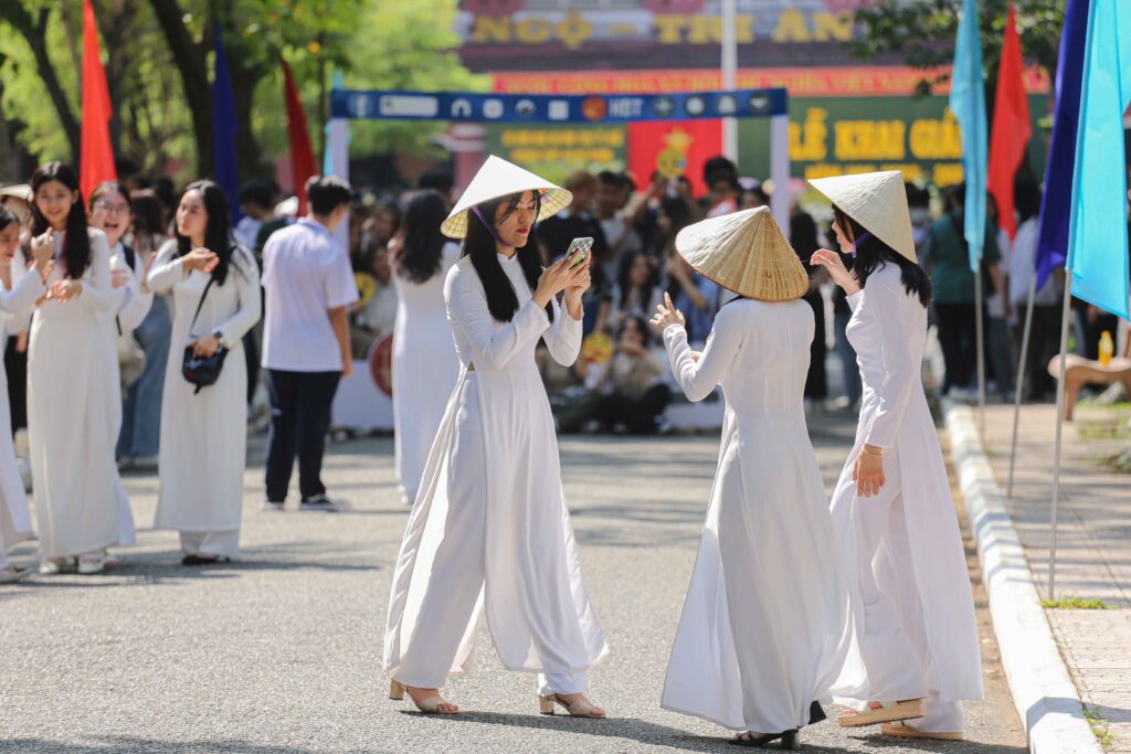 vietnamese dress