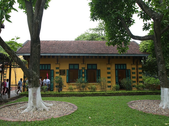 Ho Chi Minh Mausoleum