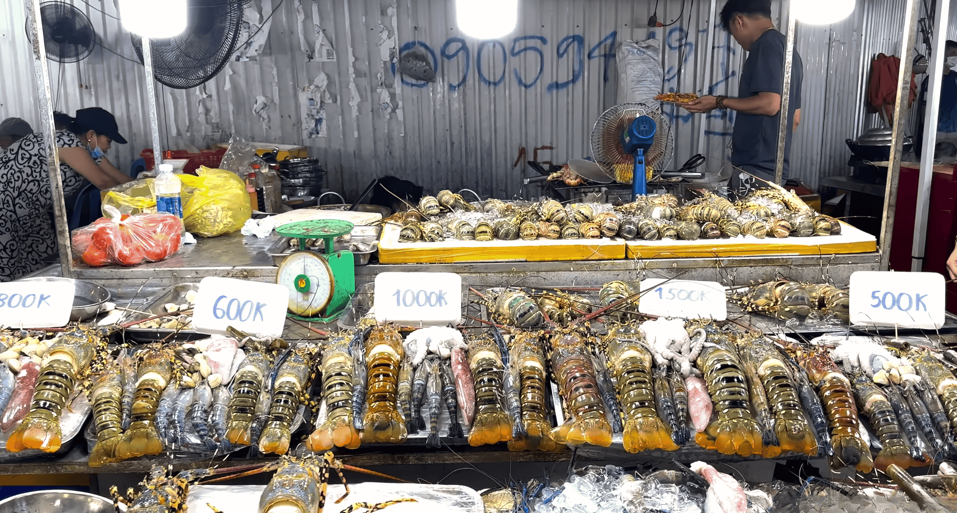 son tra night market seafood
