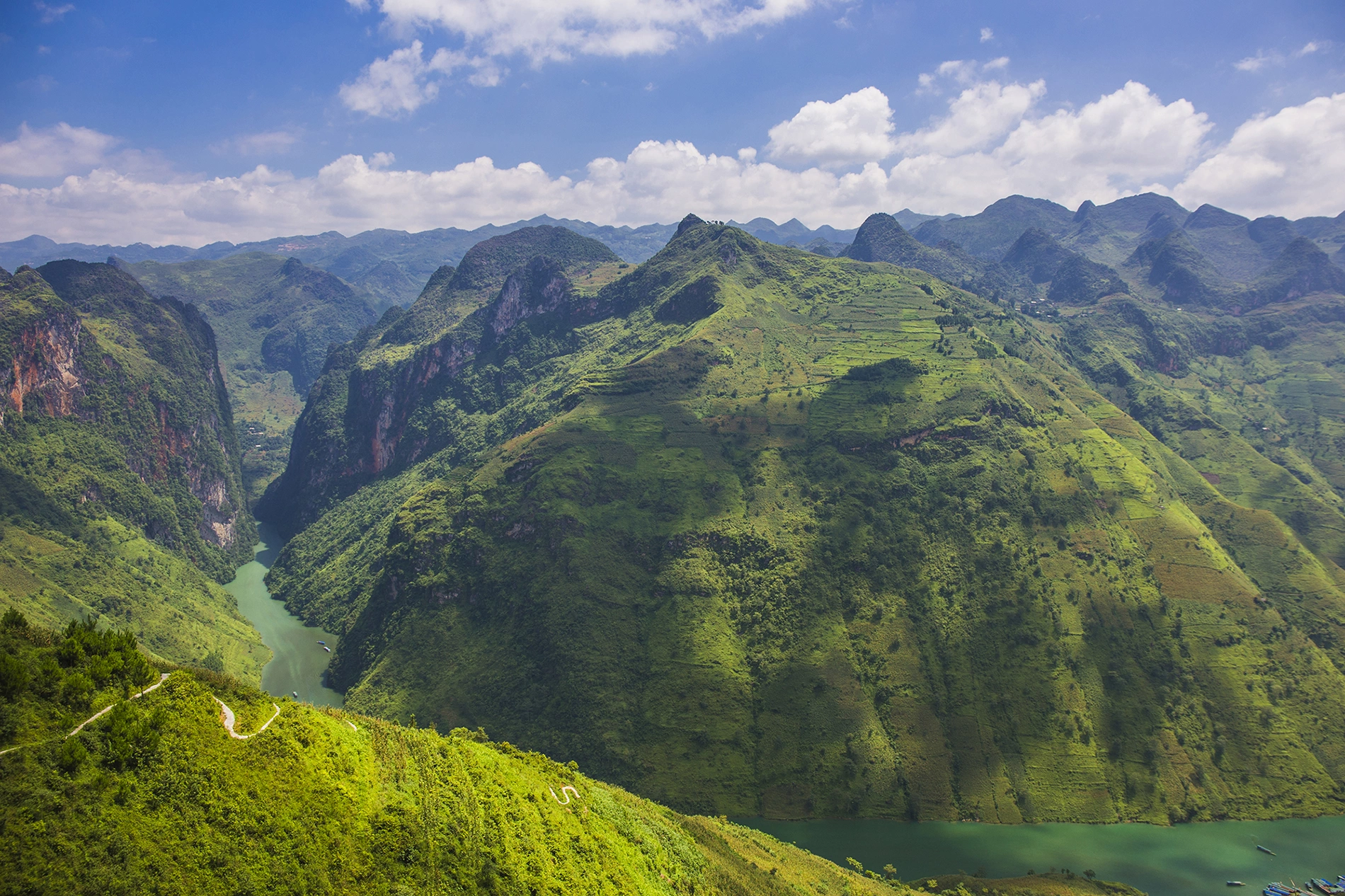 team building in ha giang