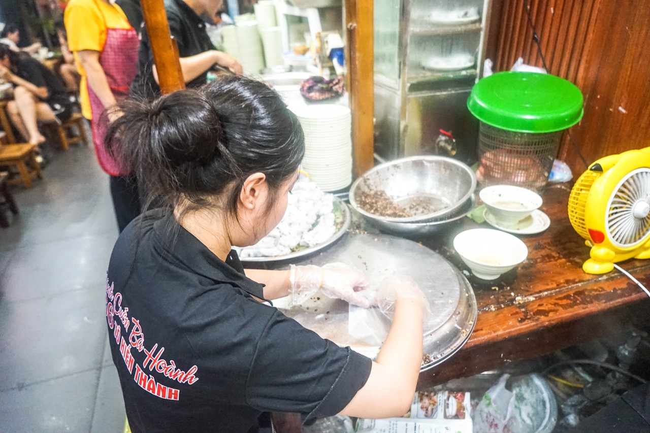 Hanoi Foodie Night Ride: Cycle, Eat, Repeat - Image 8
