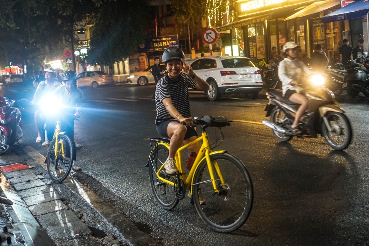 Hanoi Foodie Night Ride: Cycle, Eat, Repeat - Image 38