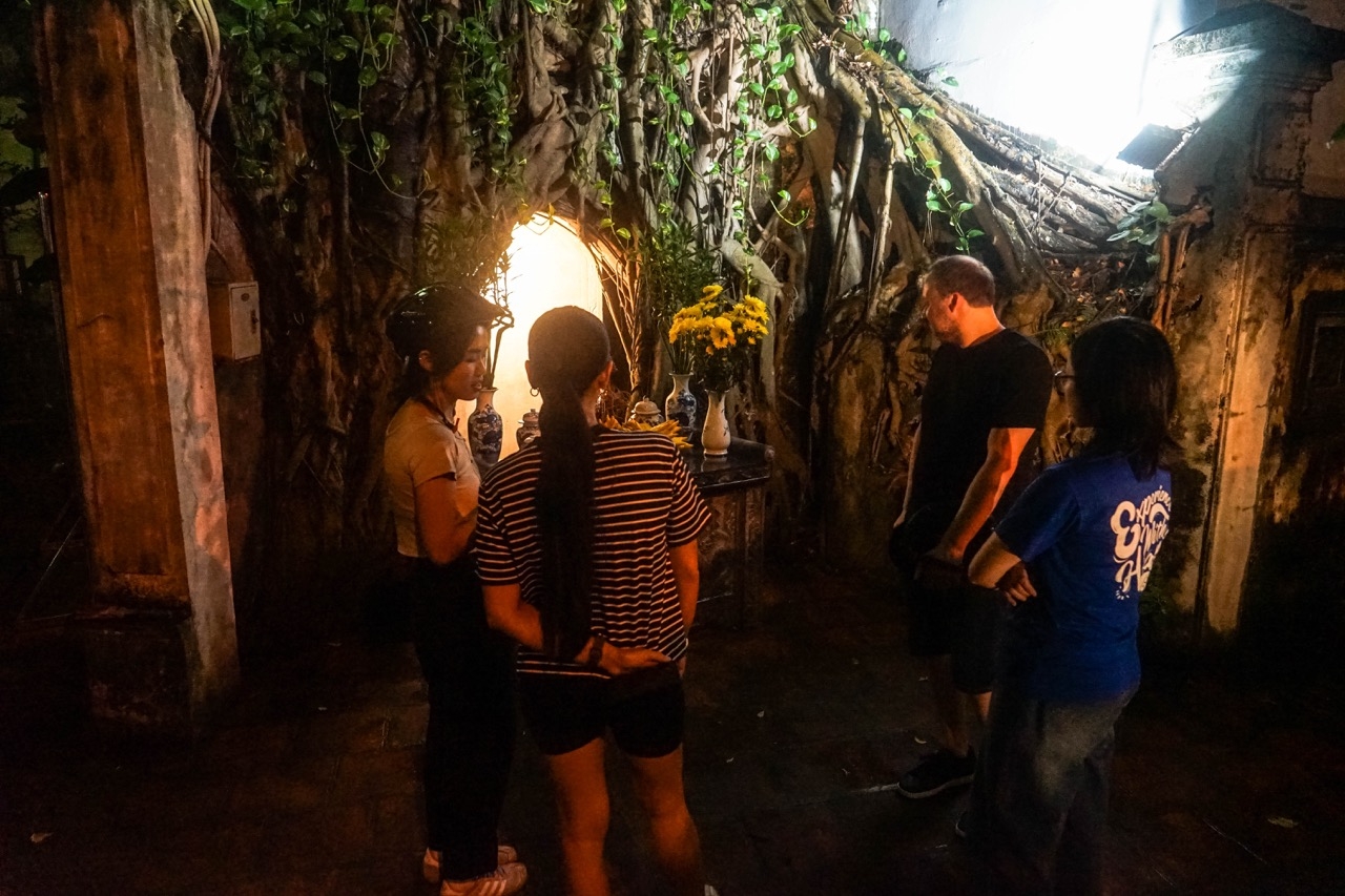 Hanoi Foodie Night Ride: Cycle, Eat, Repeat - Image 33