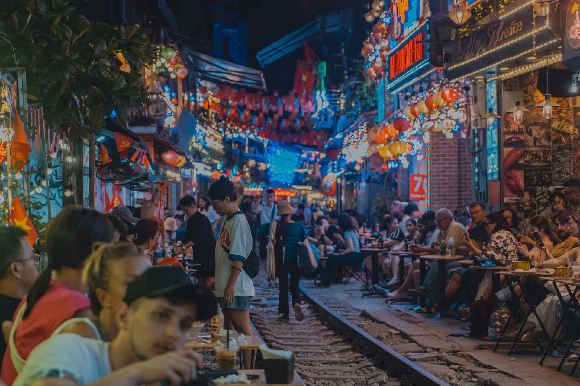 Hanoi Foodie Night Ride: Cycle, Eat, Repeat - Image 14