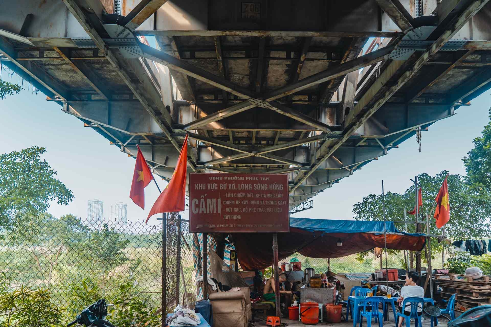 unusual things to do in hanoi