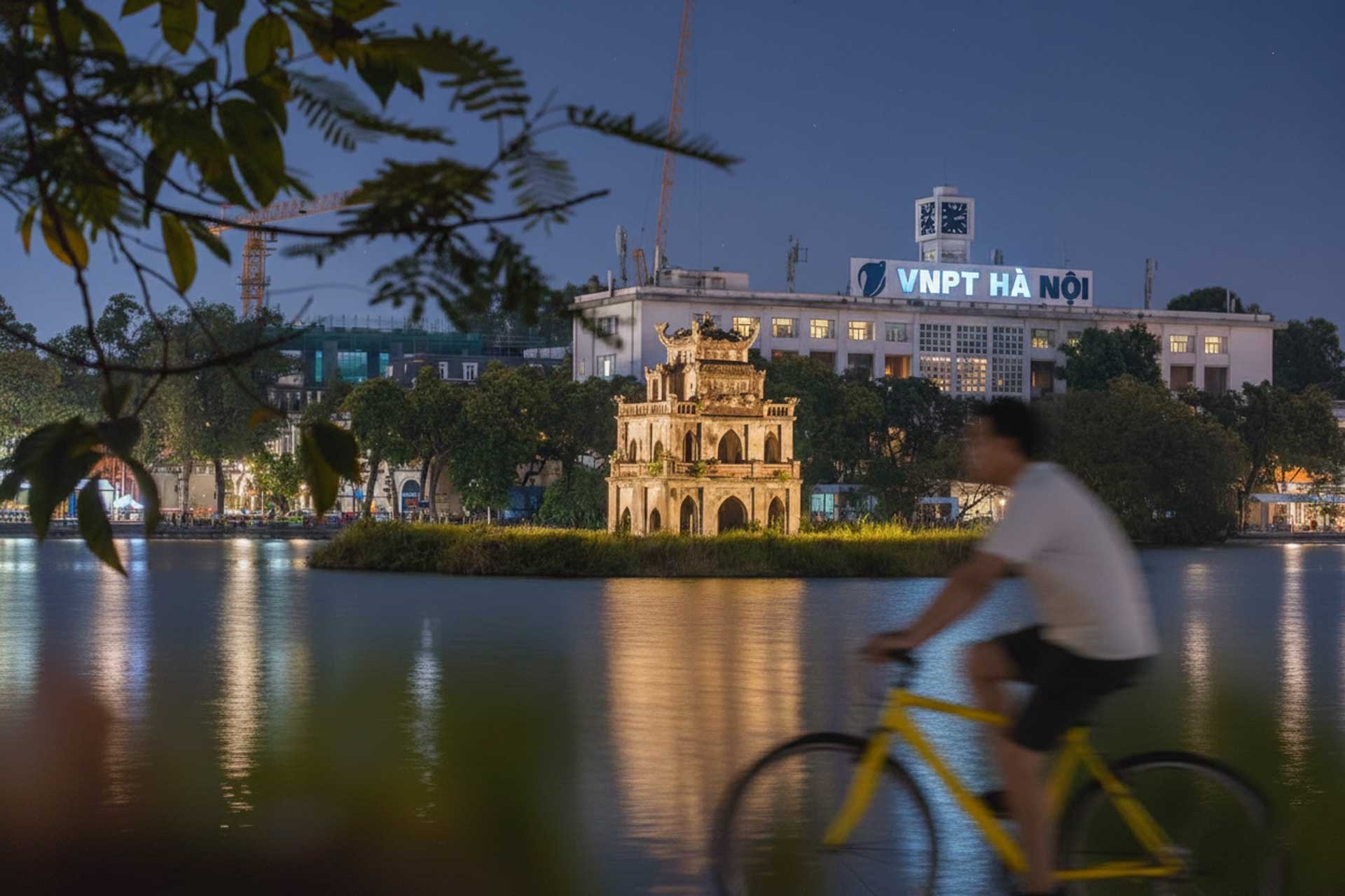 Tour de Hanoi: Old Quarter, Iconic Landmarks & Hidden Corners - Image 34