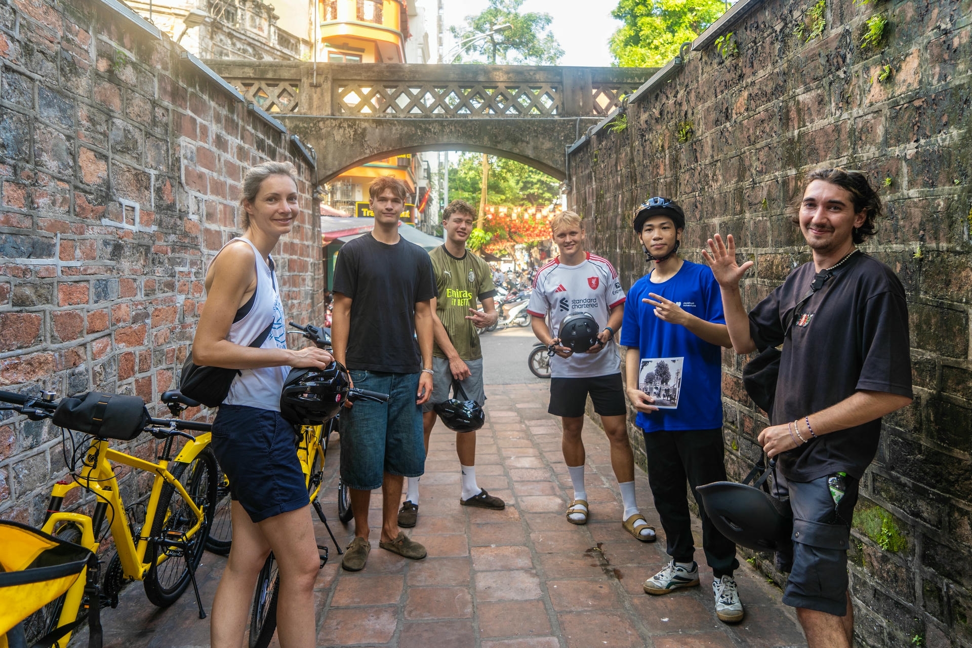 hanoi cycling tour off the beaten path