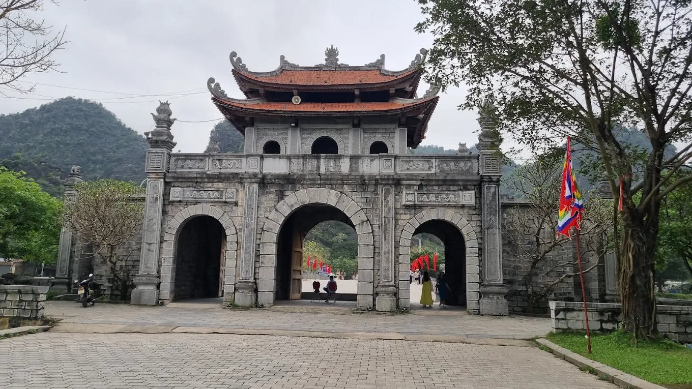 things to do in tay ho hanoi