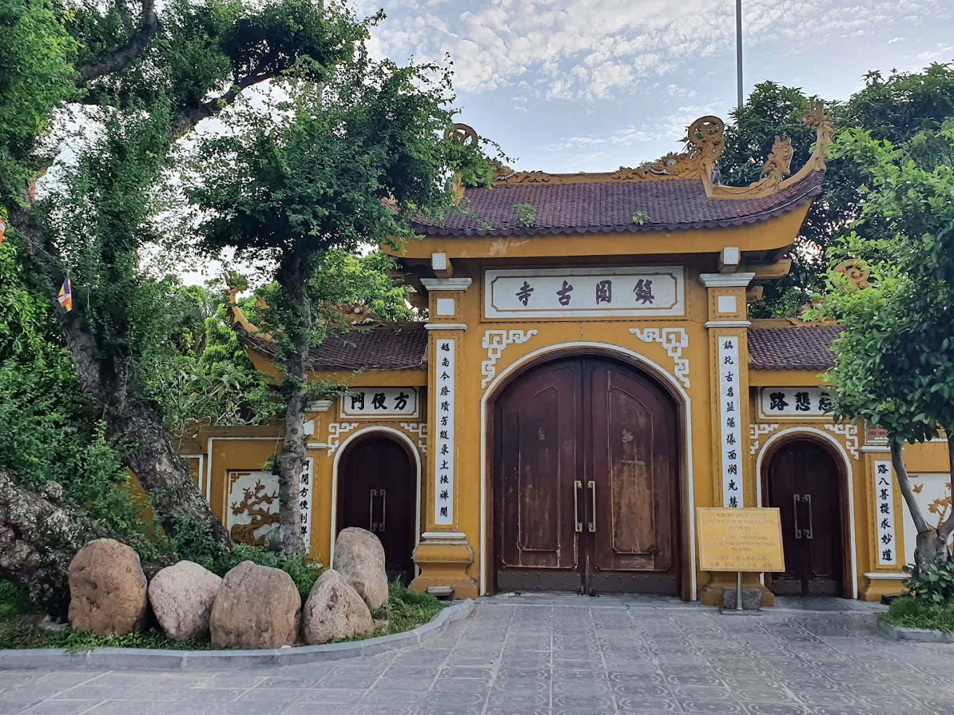 things to do in tay ho hanoi