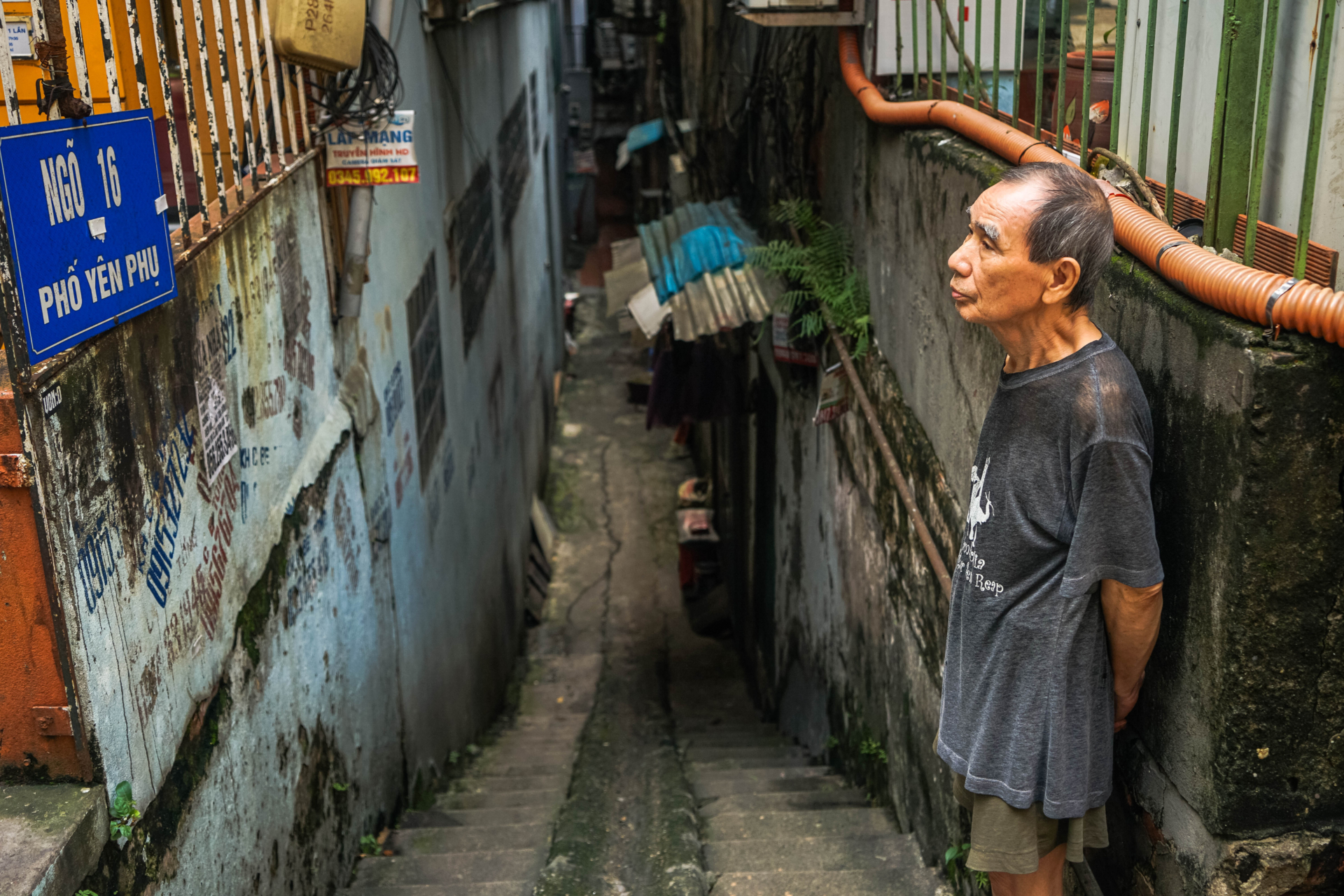 unusual things to do in hanoi