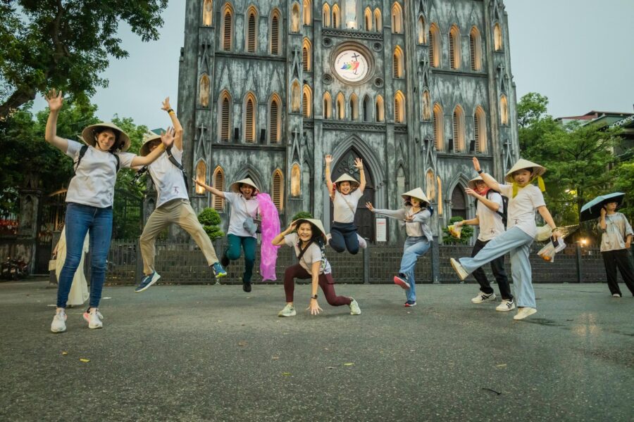 Hanoi team building