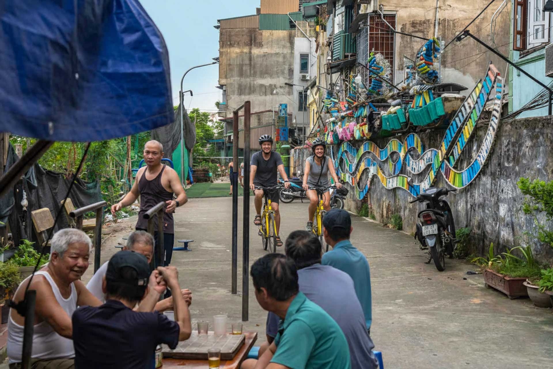 unusual things to do in hanoi